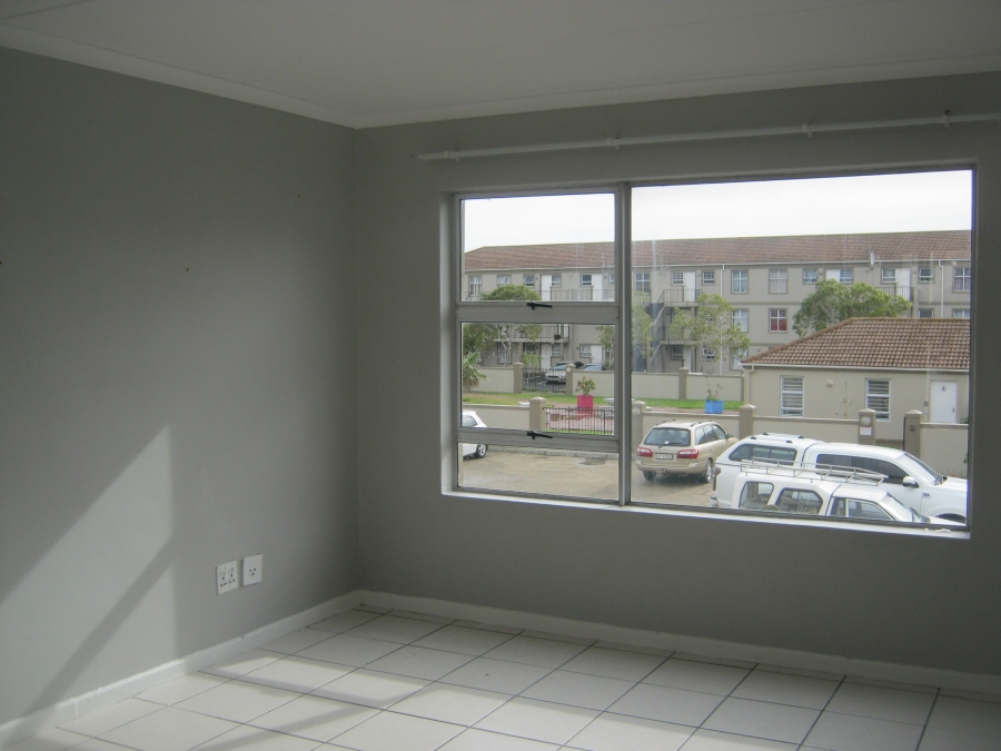 To Let 2 Bedroom Property for Rent in Guldenland Western Cape